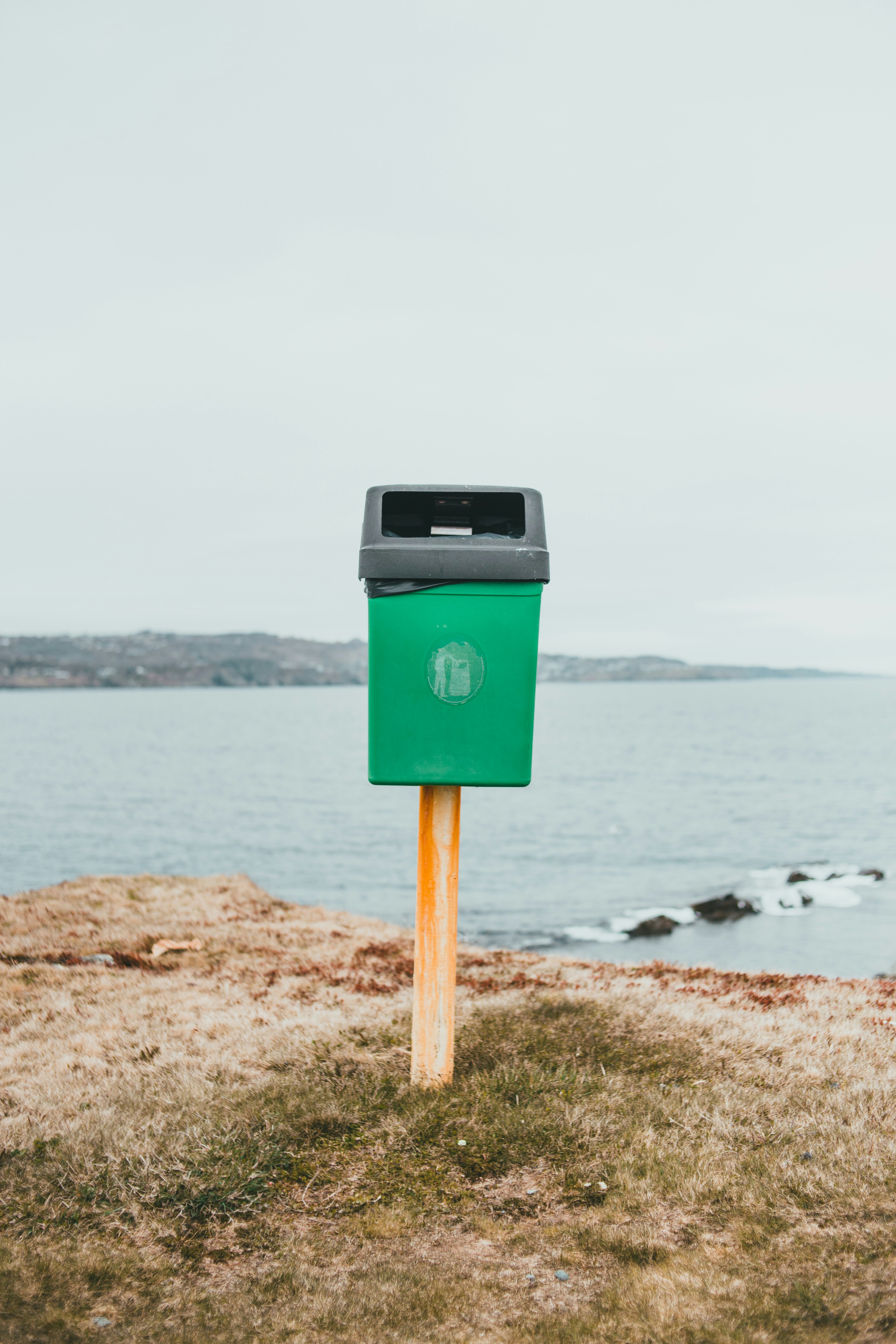 erik-mclean-oKva4WUIXss-unsplash